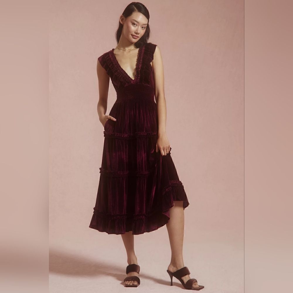 Love the Label Azalea Velvet Ruffled Tiered V-Neck Midi Dress Size Large NWT